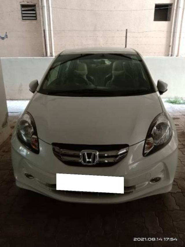 https://images10.gaadi.com/usedcar_image/4159068/original/processed_e6e29a76-7cfa-4863-a216-63724bce5866.jpg?imwidth=6400