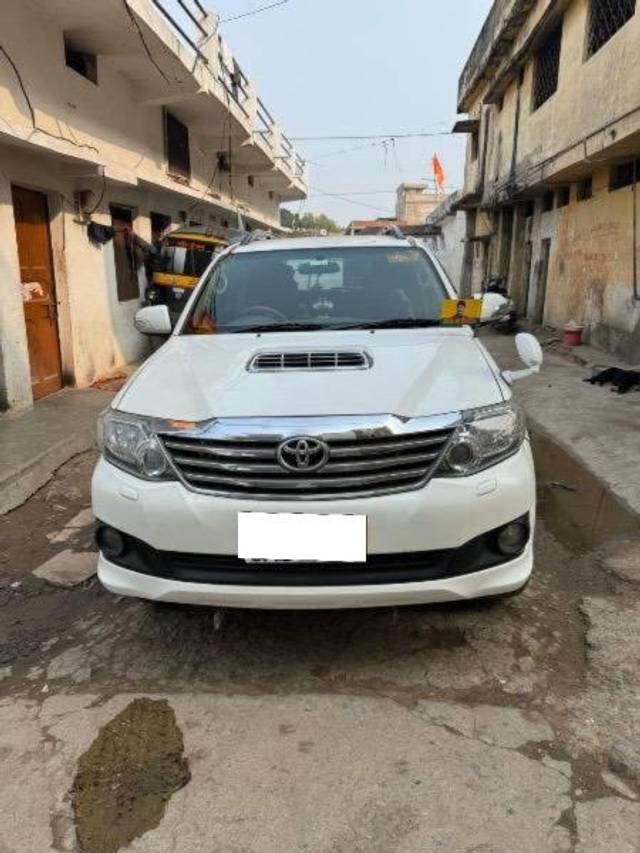 https://images10.gaadi.com/usedcar_image/4159124/original/processed_72ac989b-2f7b-4e62-bedb-45e2223661c7.jpeg?imwidth=6402