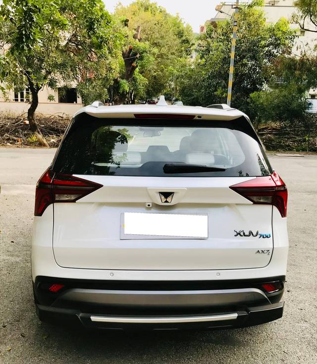 https://images10.gaadi.com/usedcar_image/4159178/original/processed_55354a3aee67b6e2114820ca493d6613.jpeg?imwidth=6402