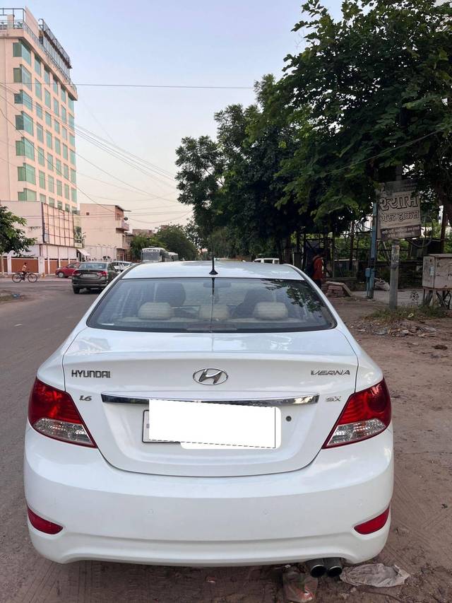 https://images10.gaadi.com/usedcar_image/4159284/original/processed_794008f0c627991e2a06d2d6b43fc759.jpg?imwidth=6401