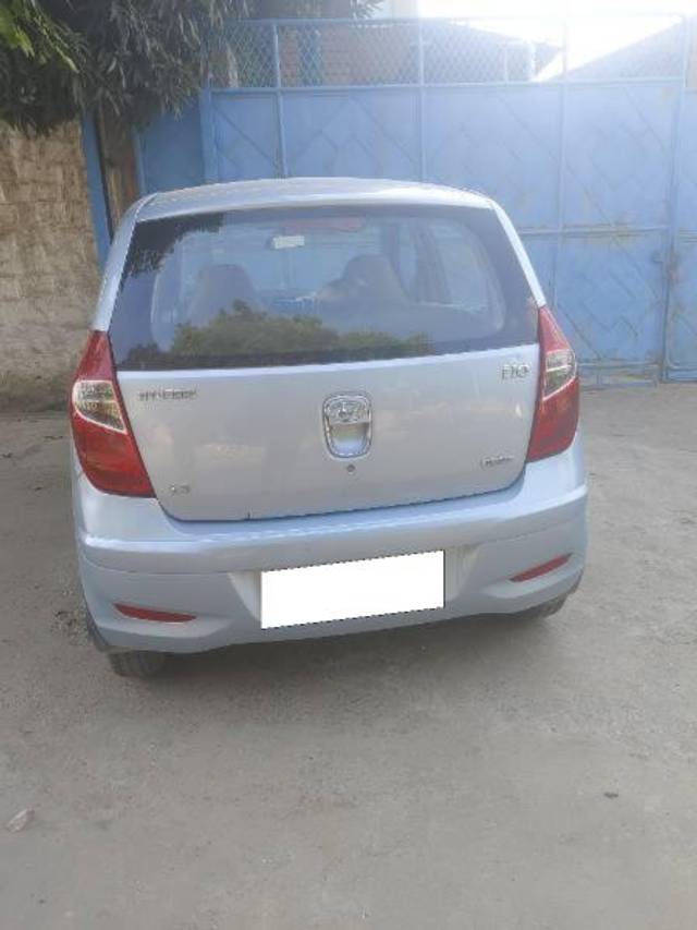 https://images10.gaadi.com/usedcar_image/4159368/original/processed_9b6f74f1-e326-4037-9f53-1ebc632f21c0.jpg?imwidth=6401