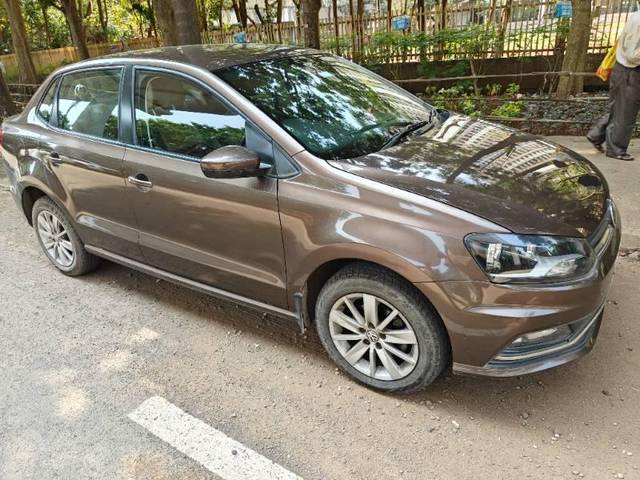 https://images10.gaadi.com/usedcar_image/4159423/original/processed_3a2eaf92-7f1b-44c3-bb65-0e3ec3107ef1.jpg?imwidth=6400