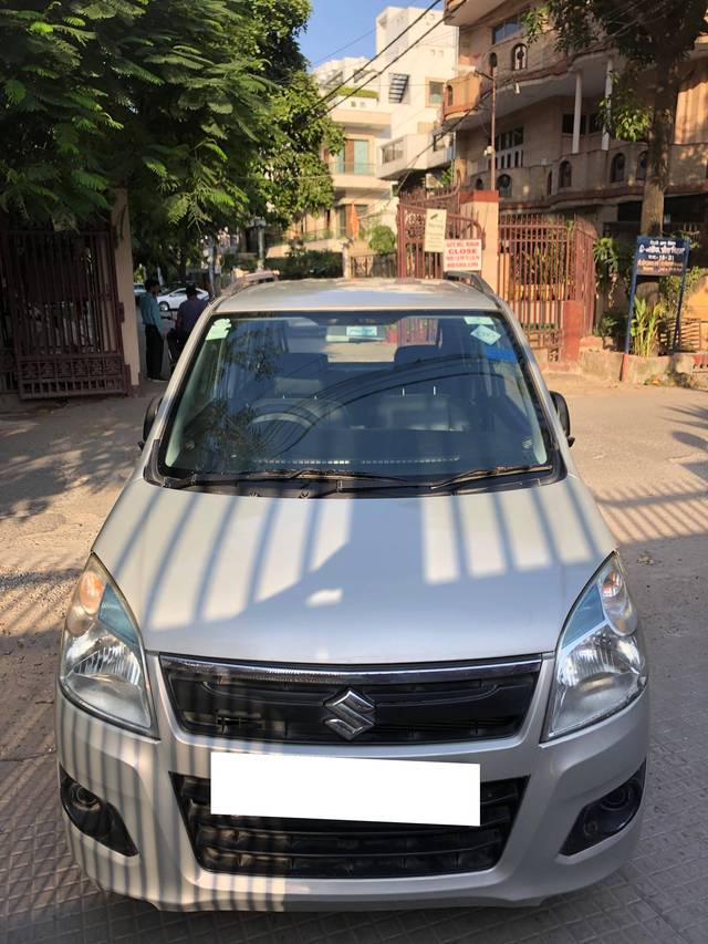 https://images10.gaadi.com/usedcar_image/4159440/original/processed_56d0f545a564e8669e273fed5be0ccf9.jpg?imwidth=6400