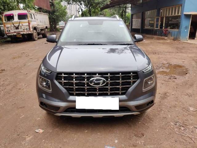 https://images10.gaadi.com/usedcar_image/4159447/original/processed_15bc0018-2cae-482c-9848-840835872178.jpg?imwidth=6400