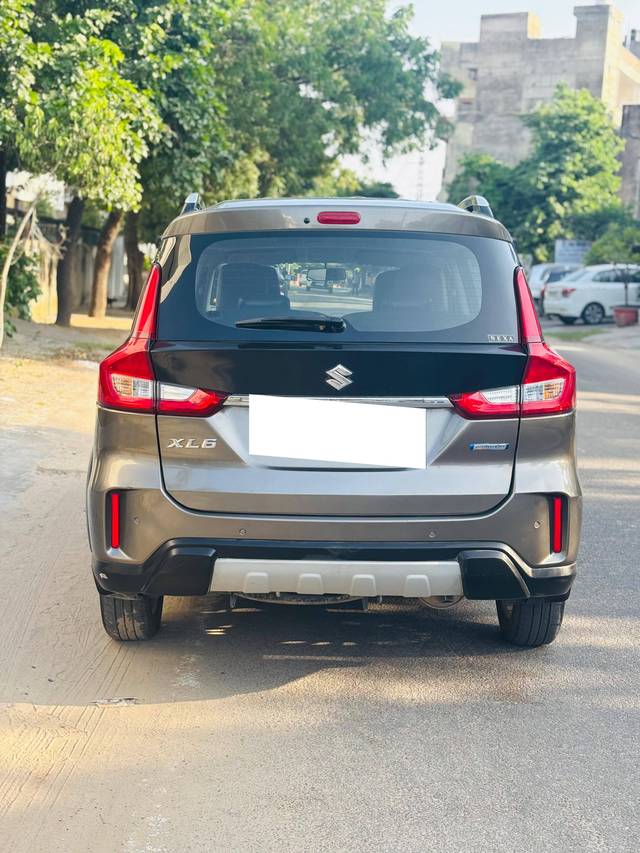 https://images10.gaadi.com/usedcar_image/4159453/original/processed_6af7b22f7a0b0a32616361ca2e7e737a.jpeg?imwidth=6402