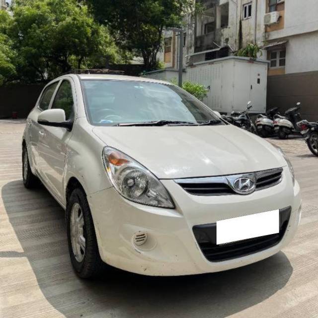 https://images10.gaadi.com/usedcar_image/4159470/original/processed_892b2ce4-7d95-47f3-9af3-0406987848c1.jpg?imwidth=6400