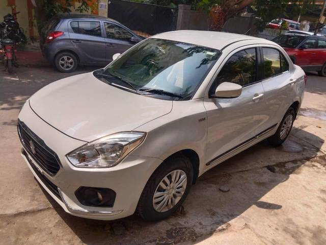 https://images10.gaadi.com/usedcar_image/4159521/original/processed_f352e804517f4242e9eb192c4220389a.jpg?imwidth=6400