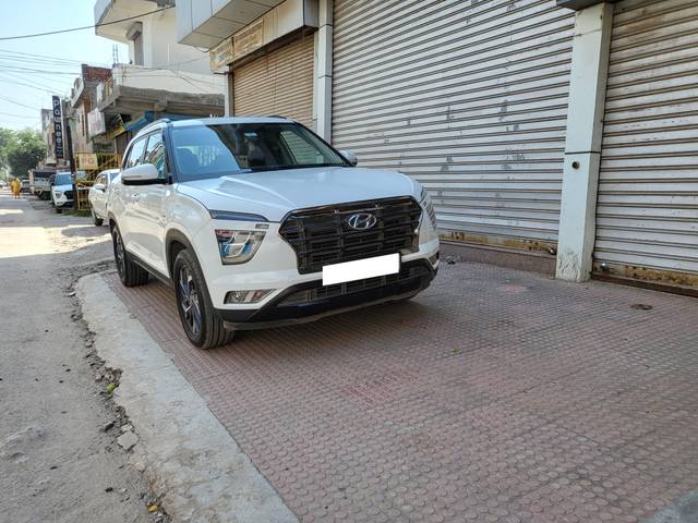 https://images10.gaadi.com/usedcar_image/4159558/original/processed_2bf5266ce70cd1734faa17c0aa562a5a.jpg?imwidth=6400