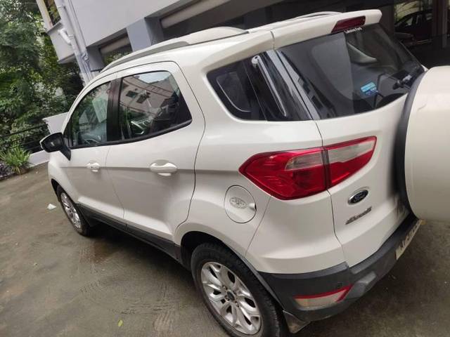 https://images10.gaadi.com/usedcar_image/4159655/original/processed_8d75ff7f-5646-4c81-8d12-25bde43c31bd.jpg?imwidth=6402