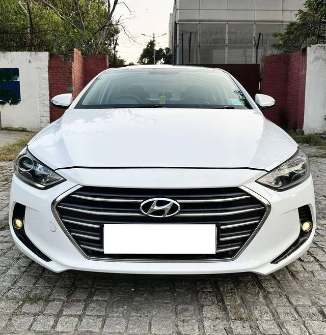 https://images10.gaadi.com/usedcar_image/4159773/original/processed_15d2ca46e6c62529db89635346d1c28b.jpeg?imwidth=6400