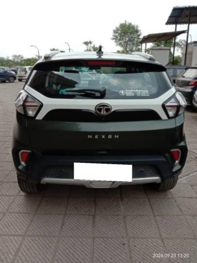 https://images10.gaadi.com/usedcar_image/4159792/original/processed_8c230df9-6fa8-4365-8f00-21845144e2ef.jpg?imwidth=6401