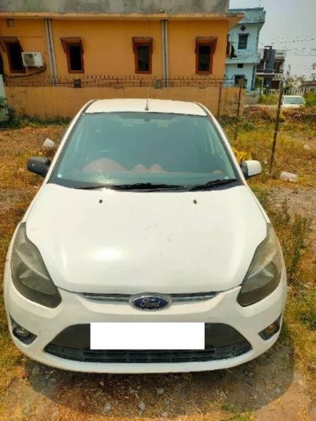 https://images10.gaadi.com/usedcar_image/4159892/original/processed_f19a9c81-5cc0-4065-be8f-9104069c5bf9.jpg?imwidth=6400