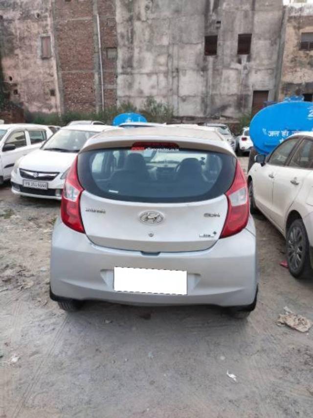 https://images10.gaadi.com/usedcar_image/4159997/original/processed_fc08b47a-03d4-4e9c-856e-b5c2e0aac76f.jpeg?imwidth=6401