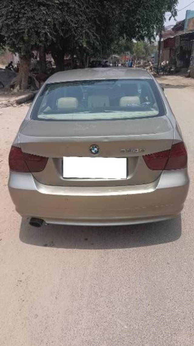 https://images10.gaadi.com/usedcar_image/4160088/original/processed_cefbd4cd-61ed-4cfb-b87f-20d81a922cef.jpg?imwidth=6402