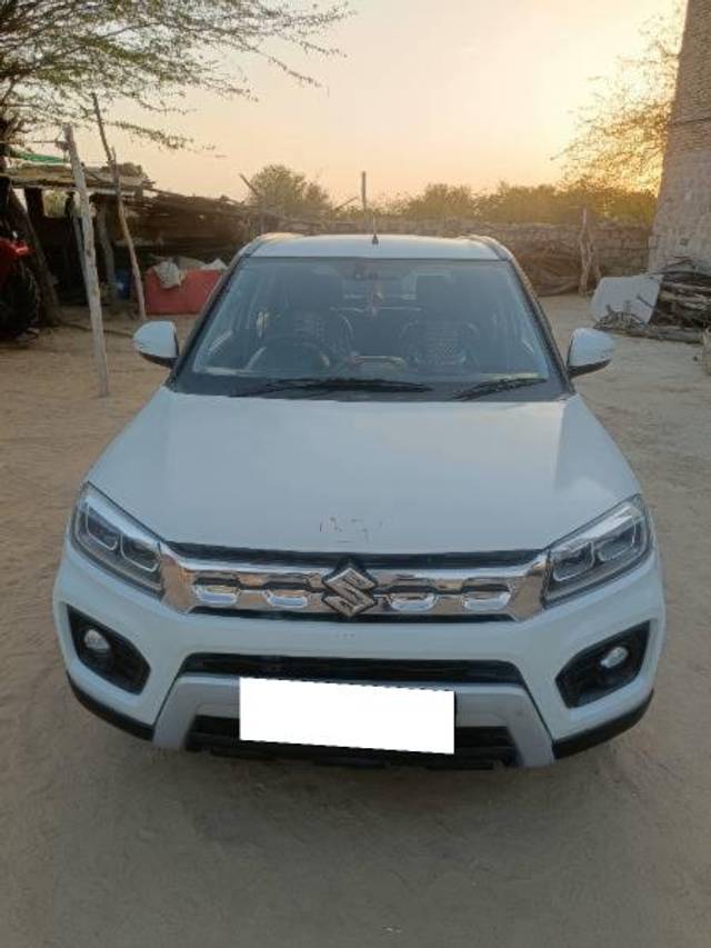 https://images10.gaadi.com/usedcar_image/4160181/original/processed_1caaec50-4b1d-442c-99b2-9e5fdb156231.jpg?imwidth=6401