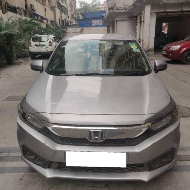 https://images10.gaadi.com/usedcar_image/4160200/original/processed_5b248c17-5807-4663-b29e-36e213be6af8.jpg?imwidth=6400