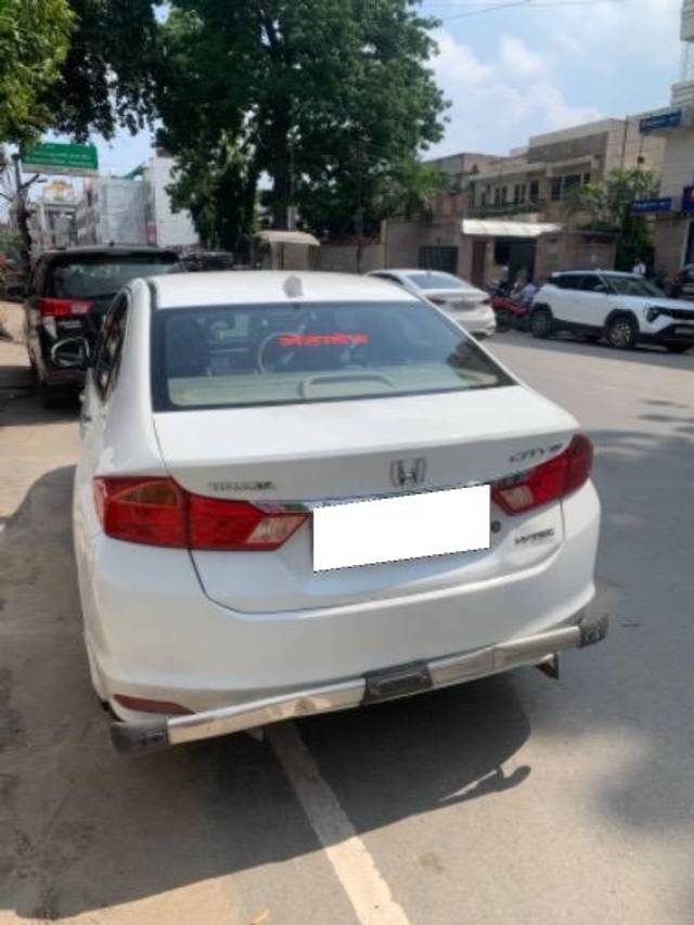 https://images10.gaadi.com/usedcar_image/4160210/original/processed_cdb50ea2-a5c5-4554-af8f-799aa3753db9.jpeg?imwidth=6401