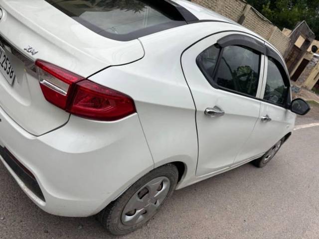 https://images10.gaadi.com/usedcar_image/4160230/original/processed_b17ed44a-b7fa-4a3b-a2f3-52b2ec498318.jpg?imwidth=6400