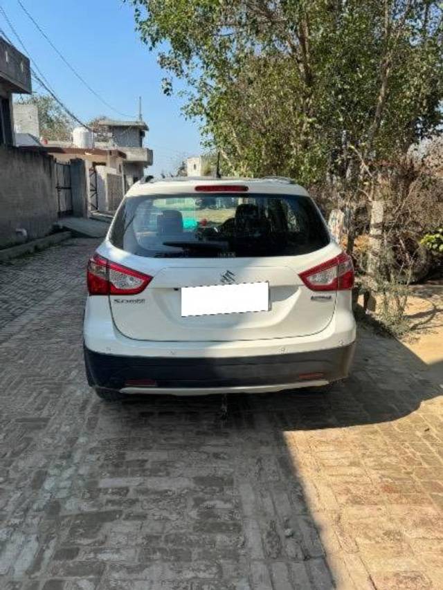 https://images10.gaadi.com/usedcar_image/4160324/original/processed_04695cba-ba9a-4e38-b42d-96451932b0b5.jpeg?imwidth=6402