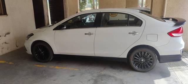 https://images10.gaadi.com/usedcar_image/4160457/original/processed_4abaca16-a033-4705-8fc0-8965a38cab92.jpg?imwidth=6402