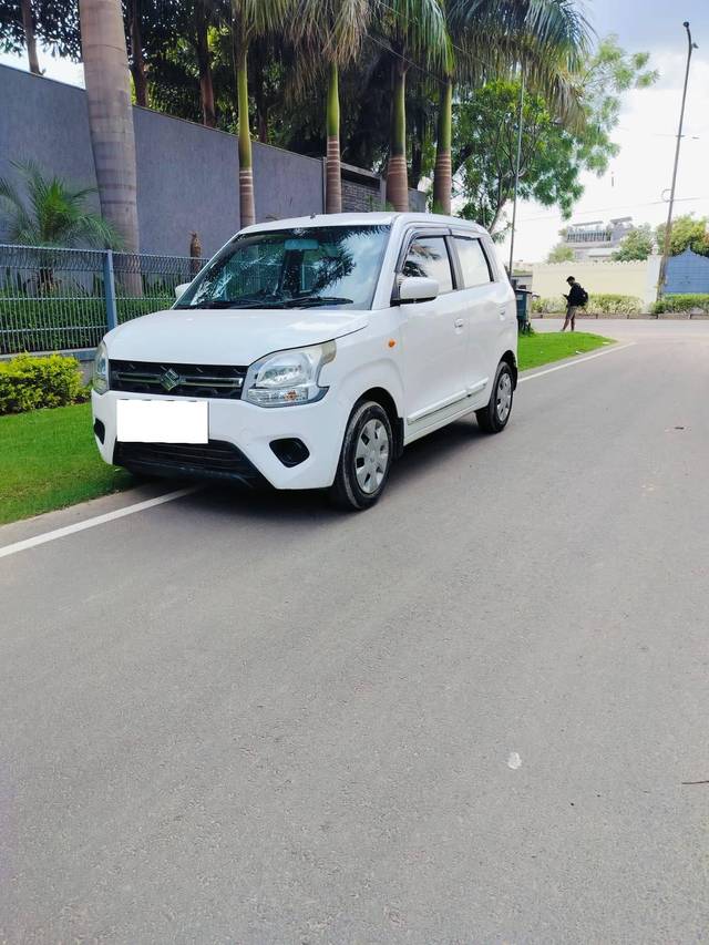 https://images10.gaadi.com/usedcar_image/4160463/original/processed_40f5216de0d1da8331cc8095310ef362.jpg?imwidth=6400