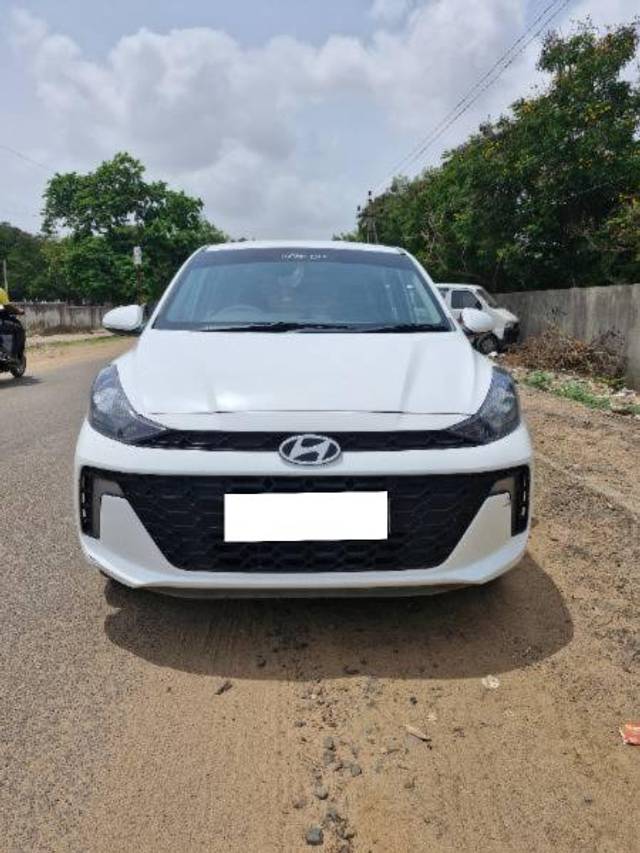 https://images10.gaadi.com/usedcar_image/4160520/original/processed_d5de5ddb-5d9e-48b7-b533-48a8fa0722ba.jpg?imwidth=6400