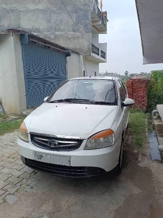 https://images10.gaadi.com/usedcar_image/4160549/original/processed_8de9664d-1a9e-4d0a-8213-4ab63abc5396.jpg?imwidth=6402