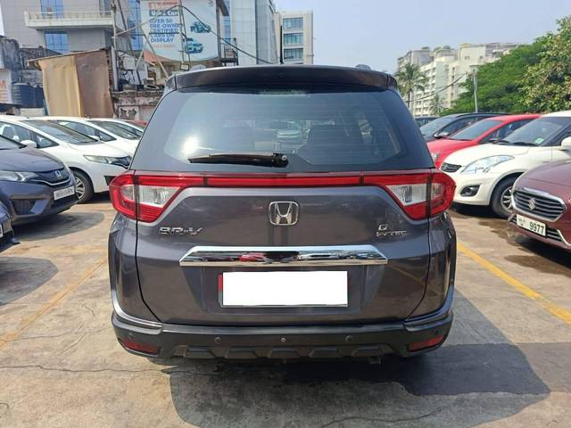 https://images10.gaadi.com/usedcar_image/4160553/original/processed_17099a92ebf6c05b737af443f475b1f8.jpg?imwidth=6402