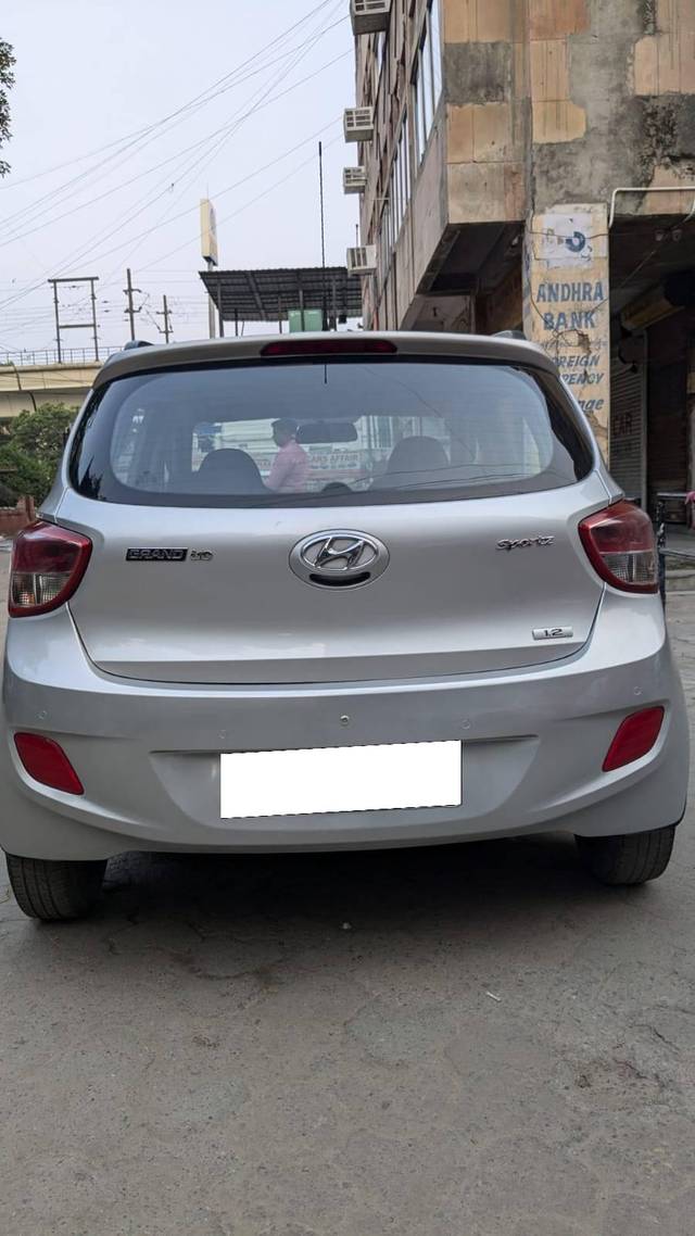 https://images10.gaadi.com/usedcar_image/4160569/original/processed_1c0cc0a2c206dcdff9ea3736204a19c1.jpg?imwidth=6402