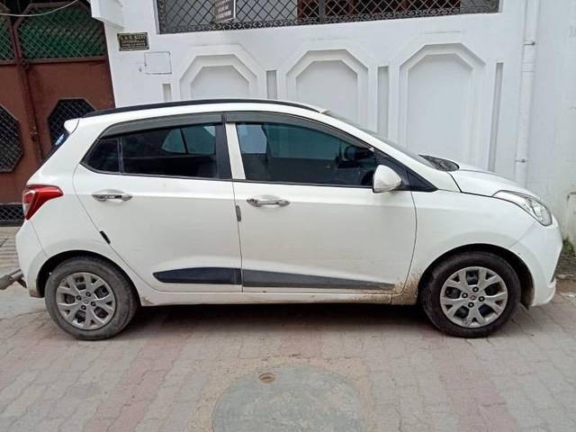 https://images10.gaadi.com/usedcar_image/4160597/original/processed_b95c66ff-9931-4388-97e7-ca7286920979.jpg?imwidth=6401