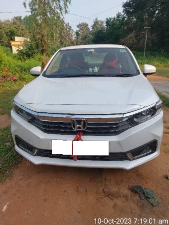 https://images10.gaadi.com/usedcar_image/4160698/original/processed_928d7455-11d2-421b-b215-9dba1b803656.jpg?imwidth=6400