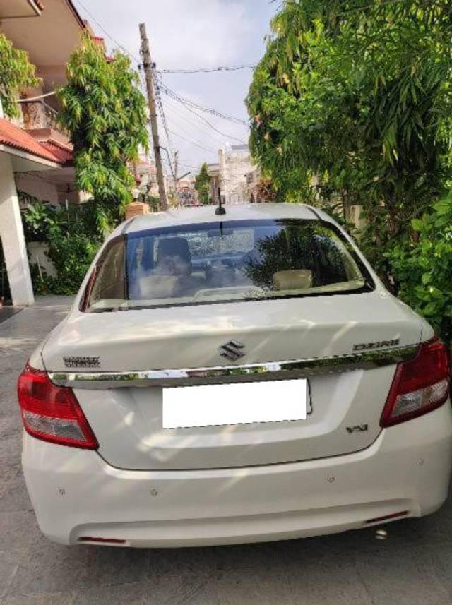 https://images10.gaadi.com/usedcar_image/4160712/original/processed_1bfb363d-4388-4173-a6f3-4e968cf83501.jpg?imwidth=6402