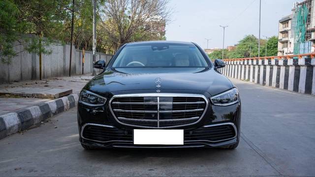 https://images10.gaadi.com/usedcar_image/4160848/original/processed_b8151bca9f7a350b83603c5232b66a5c.jpg?imwidth=6402