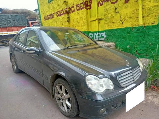 https://images10.gaadi.com/usedcar_image/4160886/original/processed_36ef9f5d-0f8d-4090-9424-7eff6ec3b975.jpg?imwidth=6400