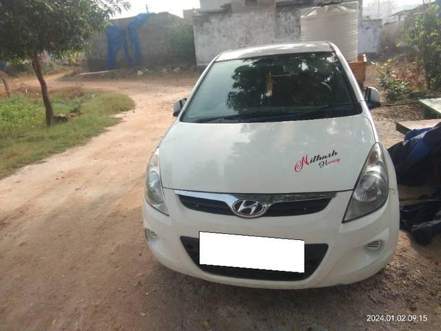 https://images10.gaadi.com/usedcar_image/4161056/original/processed_cab6572c-3cf3-4a76-a37a-55ed58df48fc.jpg?imwidth=6401