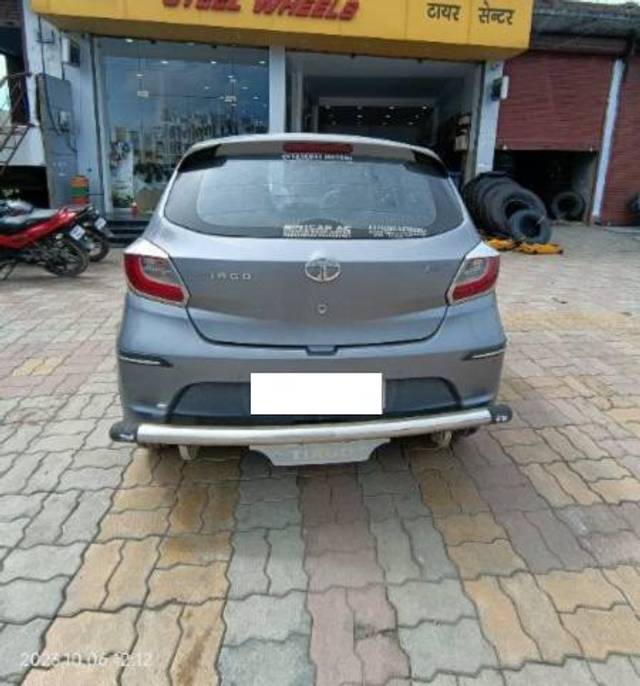 https://images10.gaadi.com/usedcar_image/4161415/original/processed_c5a9c037-4260-45d6-bb10-dba66733bb6c.jpg?imwidth=6401