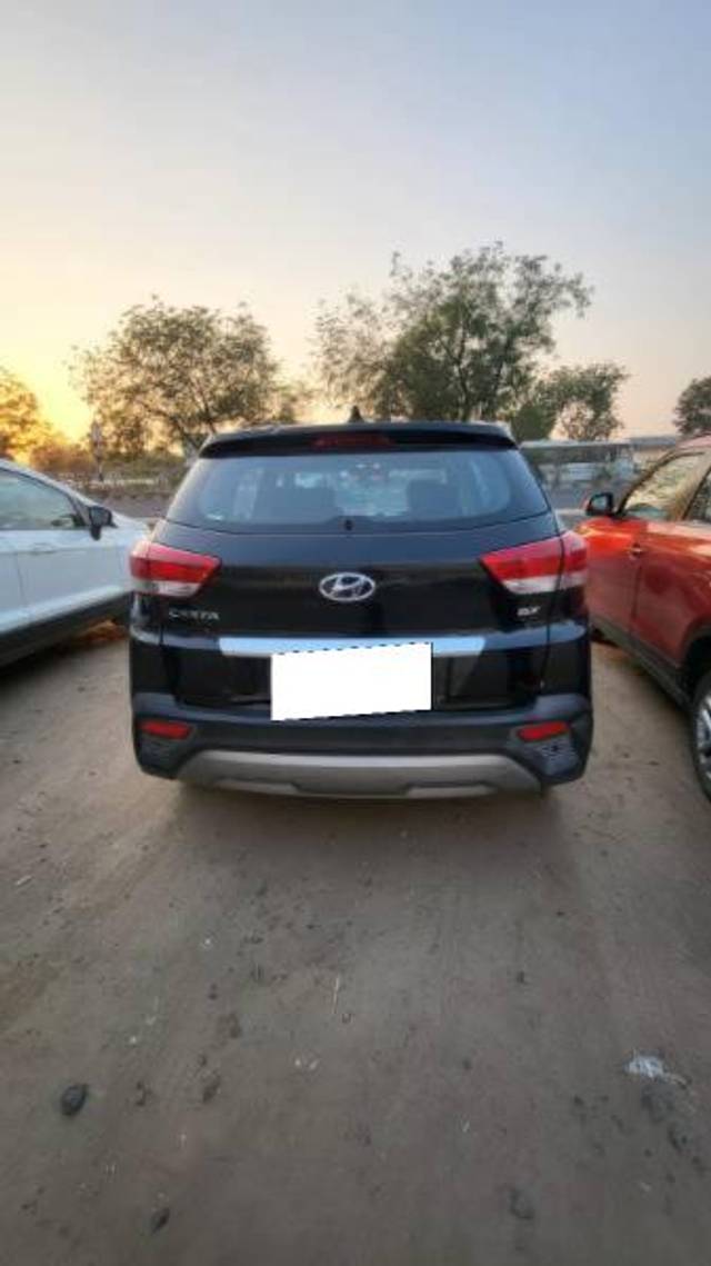 https://images10.gaadi.com/usedcar_image/4161433/original/processed_76eda683-ea3f-4eed-ae78-22cbecd08ae5.jpg?imwidth=6400