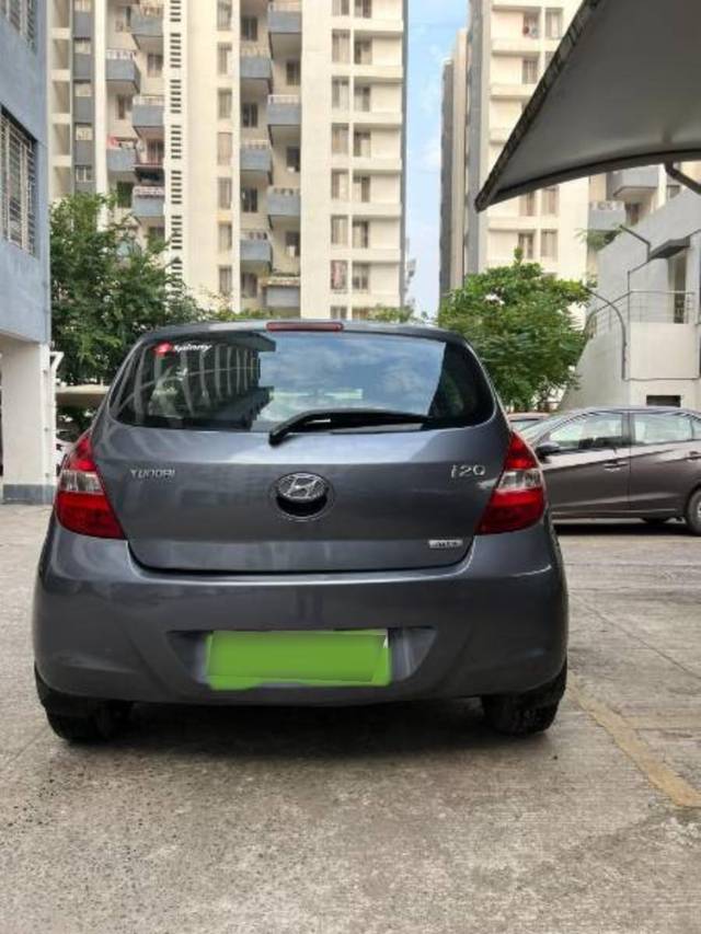 https://images10.gaadi.com/usedcar_image/4161477/original/processed_9b4ff21f-0c22-4b65-b928-074800448d23.jpg?imwidth=6402