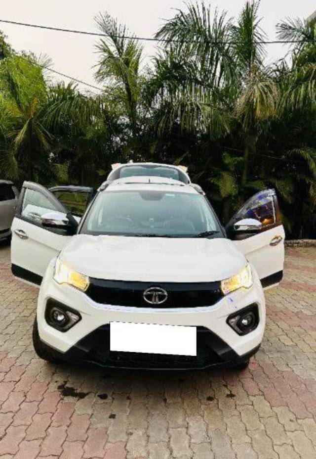 https://images10.gaadi.com/usedcar_image/4161485/original/processed_63f5ec91-1202-49b9-a4cb-8fdc24bec6c1.jpeg?imwidth=6402