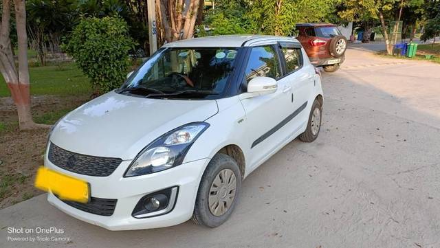 https://images10.gaadi.com/usedcar_image/4161637/original/processed_1ef6ebdd-3a80-41f0-8c8b-cbddd3326cc2.jpg?imwidth=6402