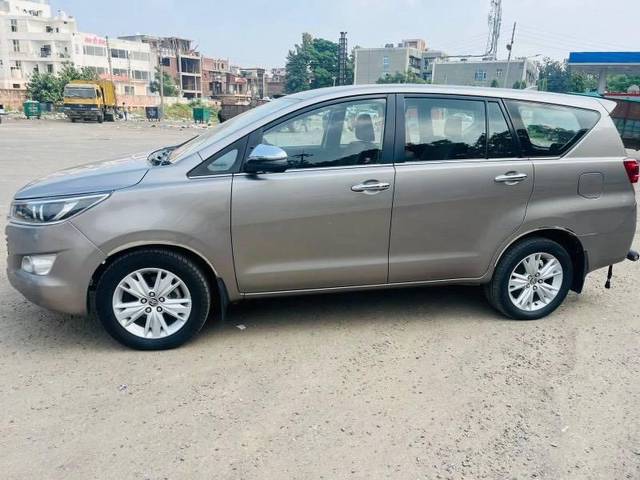 https://images10.gaadi.com/usedcar_image/4161727/original/processed_b073d159-6949-43ef-8f48-761b88fffed5.jpg?imwidth=6400