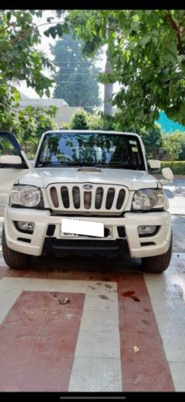 https://images10.gaadi.com/usedcar_image/4161756/original/processed_d920cdfd-9311-4a75-89e9-2ef76771fa6e.png?imwidth=6400