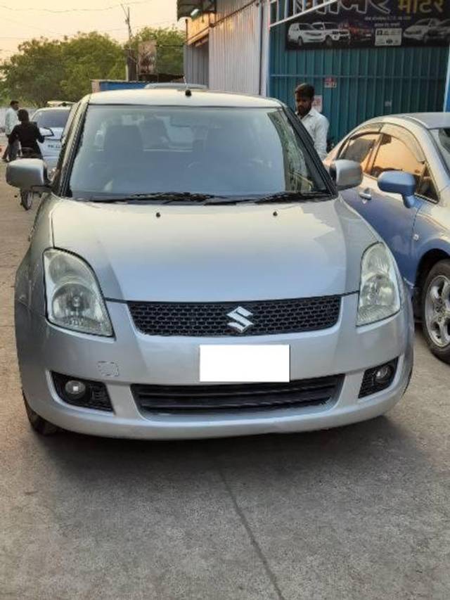 https://images10.gaadi.com/usedcar_image/4161760/original/processed_4402332a-5546-432d-b8f8-6b8a70b38e88.jpg?imwidth=6400