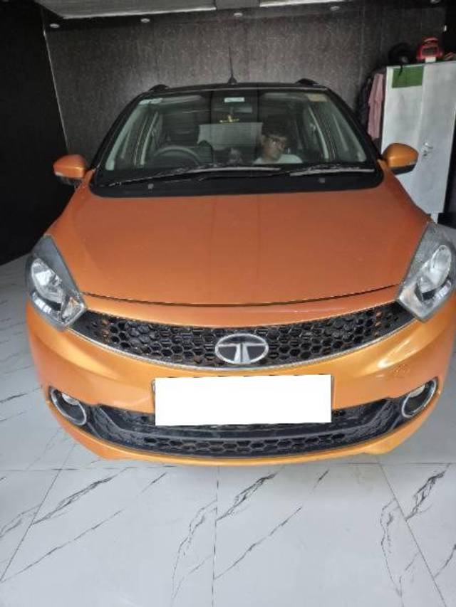 https://images10.gaadi.com/usedcar_image/4161761/original/processed_933554d9-1008-4680-8ac2-e1bebd2e8547.jpg?imwidth=6400