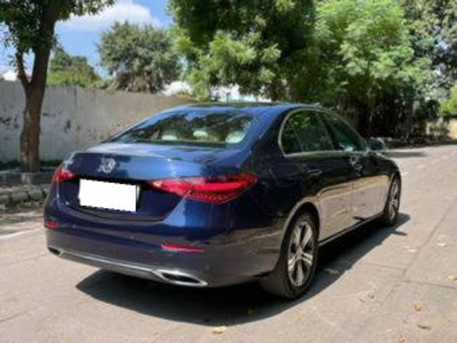 https://images10.gaadi.com/usedcar_image/4161810/original/processed_3526f8aa6223fdf64de84f7c3d613795.jpg?imwidth=6401