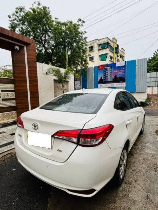 https://images10.gaadi.com/usedcar_image/4161823/original/processed_89b091bc-3136-411a-9c44-99382afc6cac.jpg?imwidth=6402