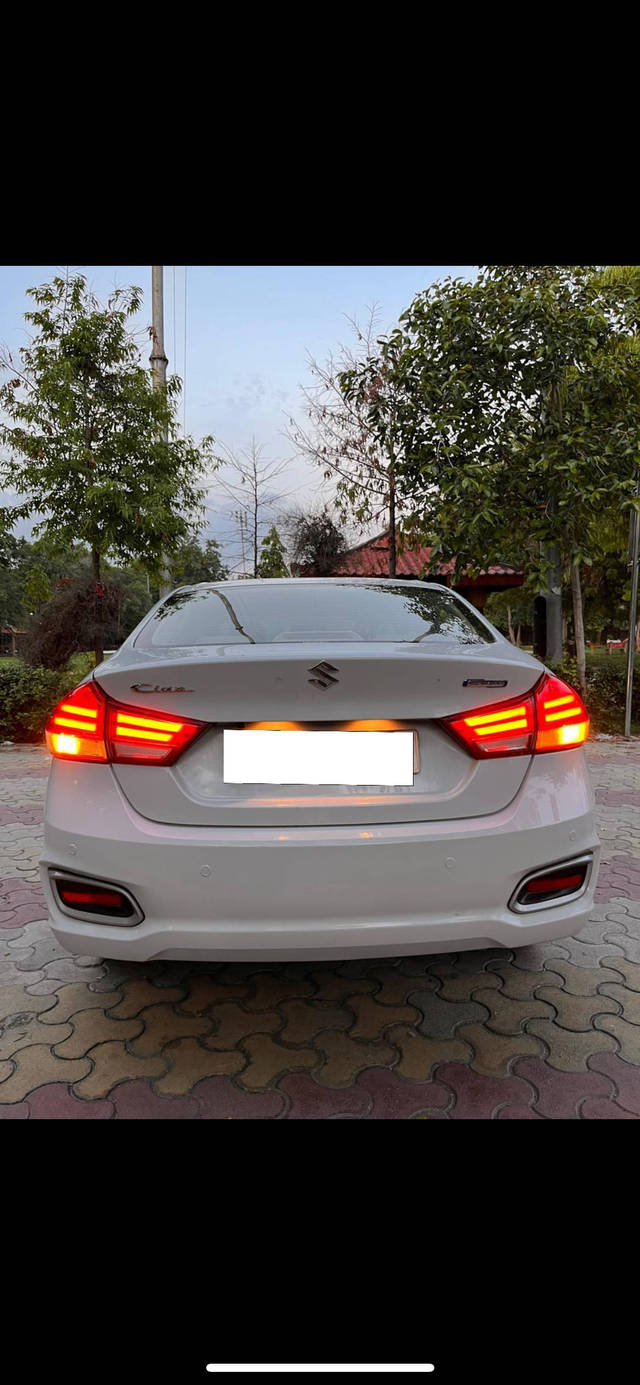 https://images10.gaadi.com/usedcar_image/4161825/original/processed_64a42983bd39a417fdd5f3bdc9ab5c98.png?imwidth=6401