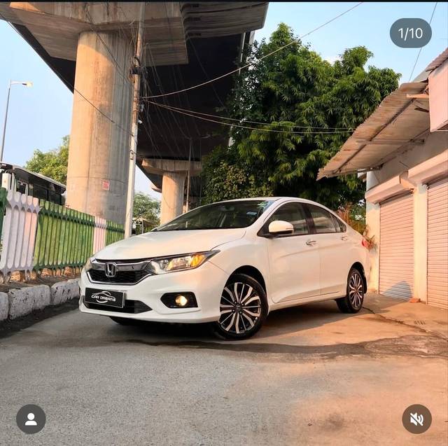 https://images10.gaadi.com/usedcar_image/4161827/original/processed_6d62f81b4a8b466164d262c97577ee69.jpeg?imwidth=6400