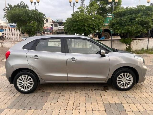 https://images10.gaadi.com/usedcar_image/4161940/original/processed_794a4283-3d54-4171-8193-64b3e8a9a3fd.jpg?imwidth=6401