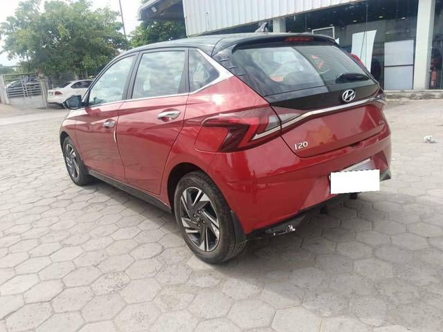 https://images10.gaadi.com/usedcar_image/4162032/original/processed_b62a9a2d61ac232d84846f3c504168fc.jpeg?imwidth=6402